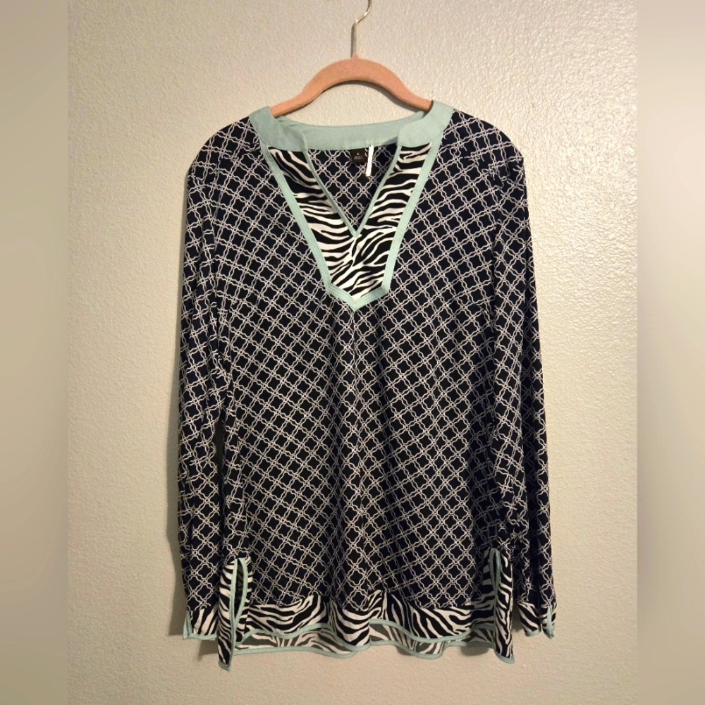 Black and White Zebra Patterned Blouse with Mint Accents, Size 8, Dana Buchman